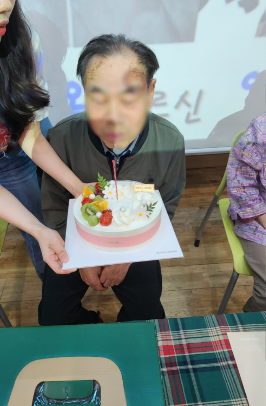 생신초 부는 사진1.jpg