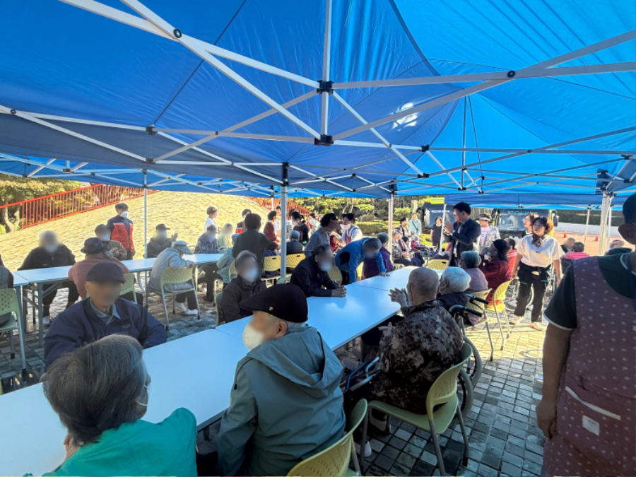 나들이 천만 모자이큽.jpg