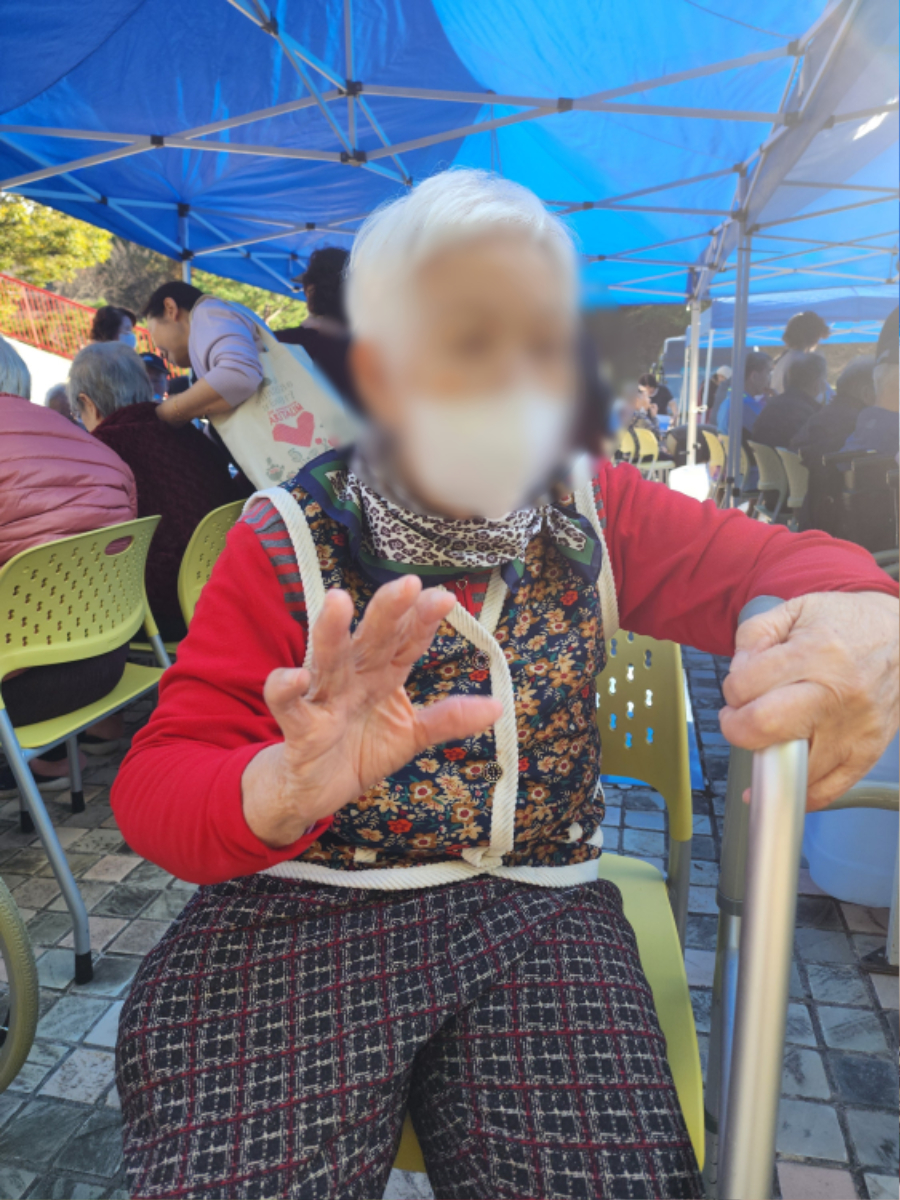 송정심어르신 모자이크.jpg