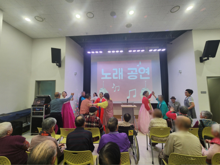 노래공연 춤 모자이크.jpg